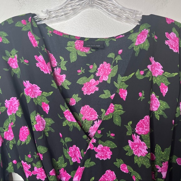 WHO WHAT WEAR Floral Black and Pink Rose Wrap Blouse - Picture 5 of 12